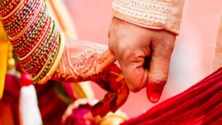 ಹಿಂದೂ ವಿವಾಹ ಪವಿತ್ರ ಸಂಸ್ಕಾರ: ಕೇವಲ ರಿಜಿಸ್ಟ್ರೇಷನ್ನಿಂದ ಕಾನೂನುಬದ್ಧವಾಗುವುದಿಲ್ಲ-ಹೈಕೋರ್ಟ್