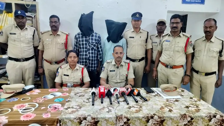 ಮೂಢನಂಬಿಕೆಗೆ ತಾಯಿಯೇ ಬಲಿ; 80 ವರ್ಷದ ವೃದ್ಧೆಯನ್ನು ಬಾವಿಗೆ ಎಸೆದು ಕೊಂದ ಇಬ್ಬರು ಪುತ್ರರು ಅರೆಸ್ಟ್