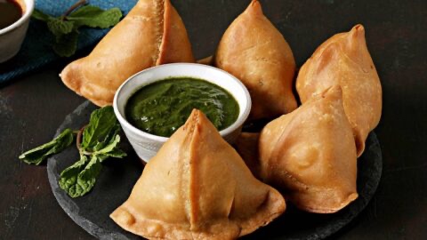 ಸಮೋಸಾ ವಿಚಾರಕ್ಕೆ ಶುರುವಾದ ಜಗಳ; ವಕೀಲನ ಮೇಲೆ ಹಲ್ಲೆ, ಐವರ ವಿರುದ್ಧ ಕೇಸ್