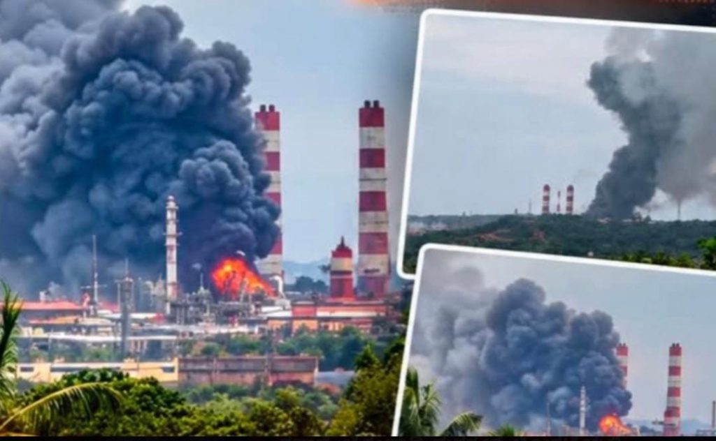ಮಂಗಳೂರು: ಎಂಆರ್ಪಿಎಲ್ನಲ್ಲಿ ಭಾರೀ ಸ್ಫೋಟ ;ಆಕಾಶದೆತ್ತರ ಕಾಣಿಸಿದ ಹೊಗೆ,ಅಗ್ನಿಶಾಮಕ ದಳದ ಕಾರ್ಯಾಚರಣೆ