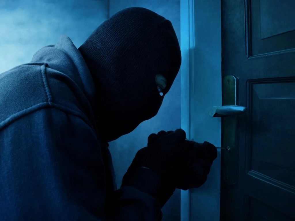 ಬಂಟ್ವಾಳ : ಮನೆಗೆ ಬೀಗ ಹಾಕಿ ತೆರಳಿದ್ದಾಗ ಕಳ್ಳರ ಕೈಚಳಕ: ₹3 ಲಕ್ಷ ಮೌಲ್ಯದ ವಸ್ತುಗಳು ಕಳವು