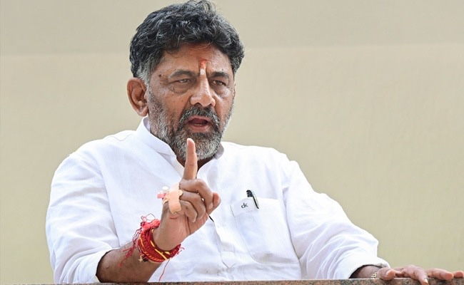 ನಂದಿಧ್ವಜ ಪೂಜೆ ವೇಳೆ ಸಚಿವರಿಗೆ ಪ್ರವೇಶ ನಿರಾಕರಣೆ : ಪೊಲೀಸ್ ಅಧಿಕಾರಿಗಳ ವಿರುದ್ಧ ಸಿಎಂನಿಂದ ಕ್ರಮದ ಎಚ್ಚರಿಕೆ
